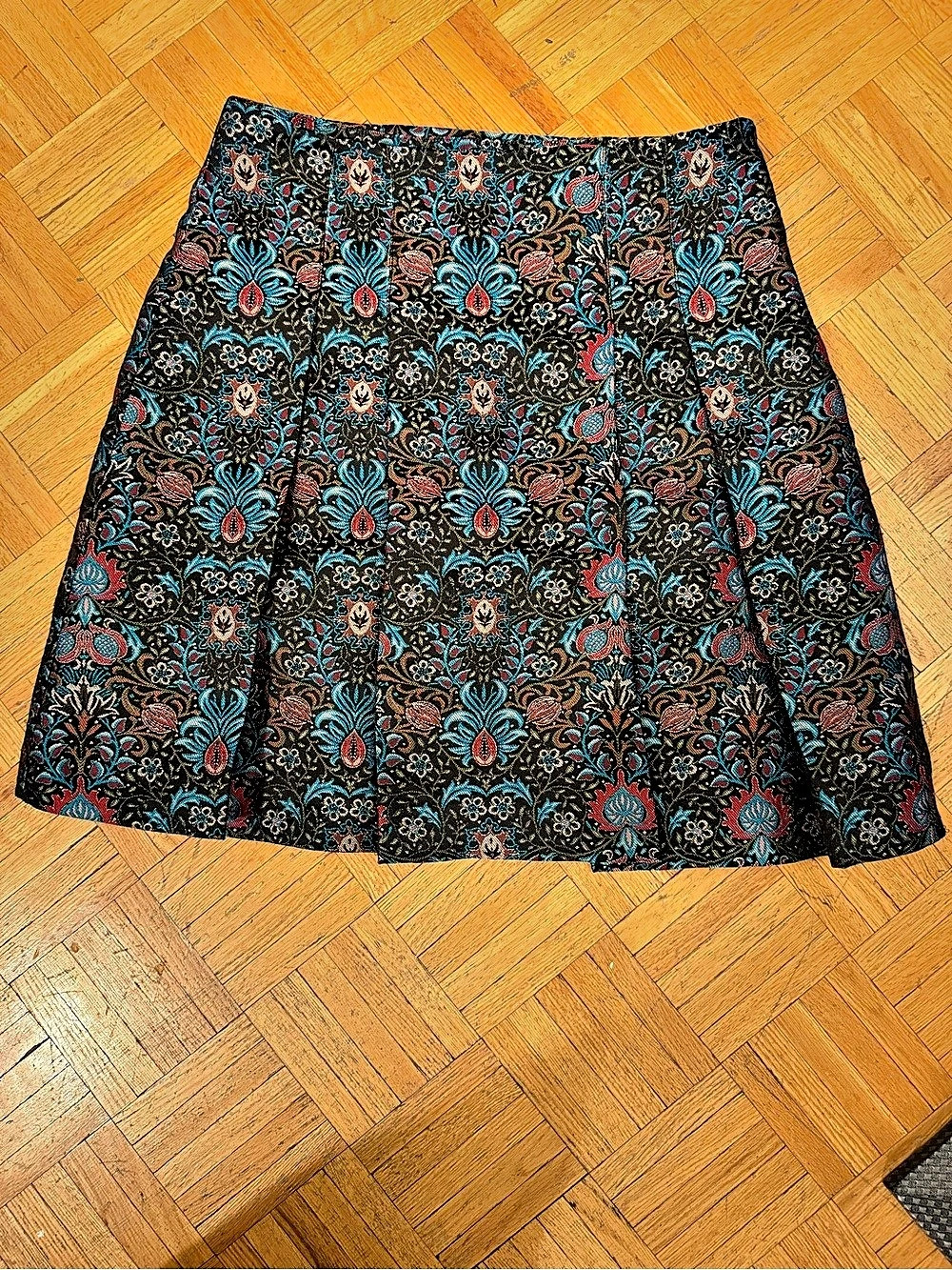 Tristan Floral A-Line Skirt in Black & Blue Size 8 Like New